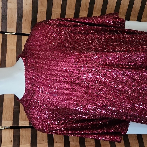 NWT!! Calvin Klein sequin lined top - Picture 1 of 7